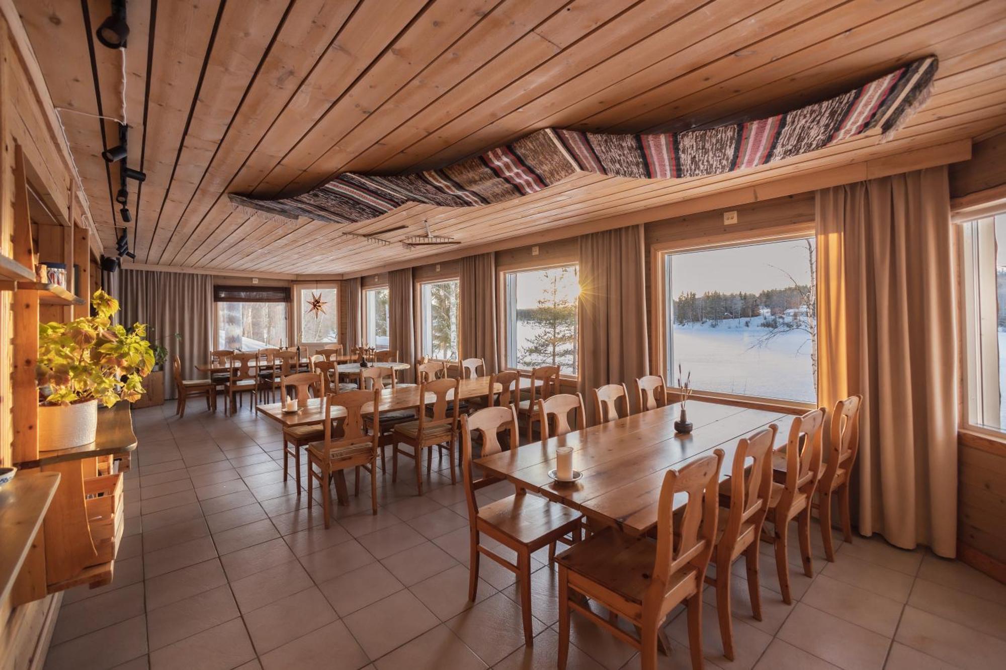 Kalix Riverside Inn, Farm Timbering ภายนอก รูปภาพ