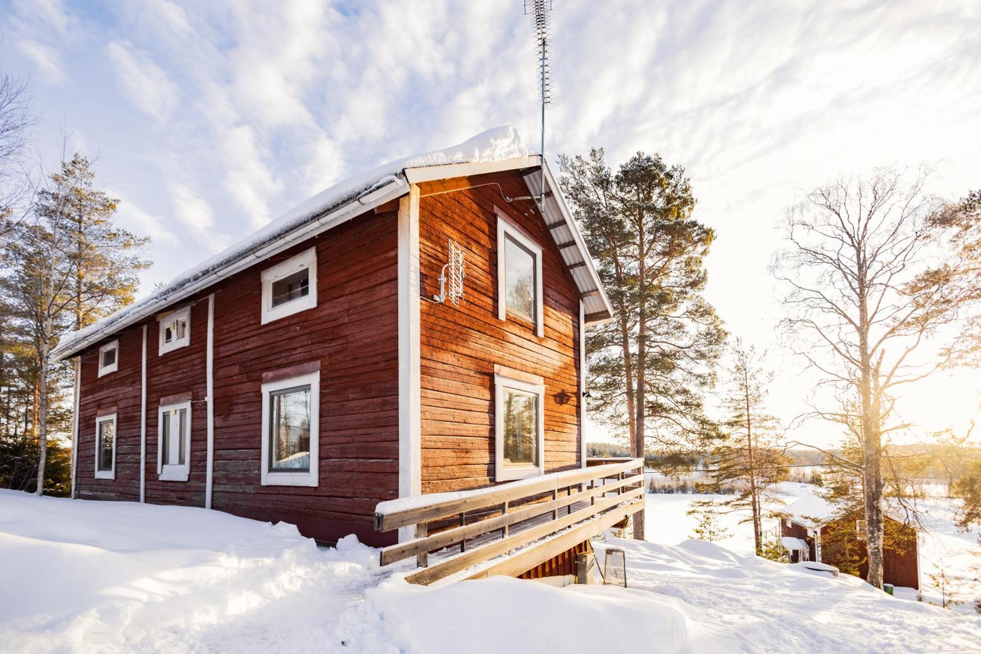 Kalix Riverside Inn, Farm Timbering ภายนอก รูปภาพ